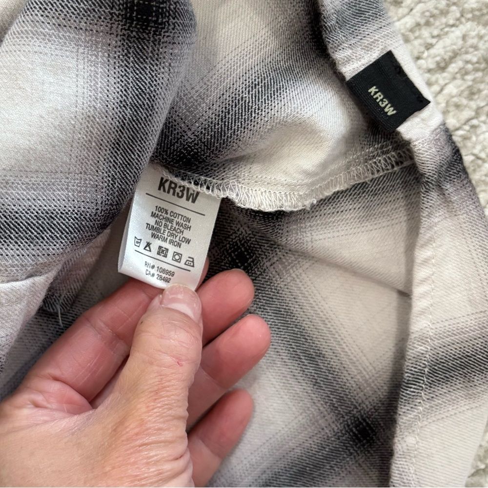 KR3W Plaid Grid Long Sleeve Button Down Shirt Mens Size XL Cotton Black & Beige - Picture 8 of 9